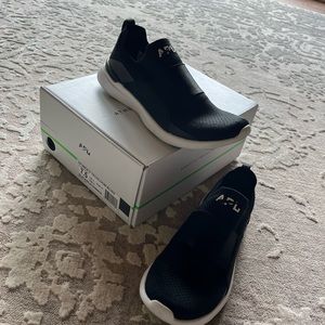 Techloom Bliss Sneaker in Black & White